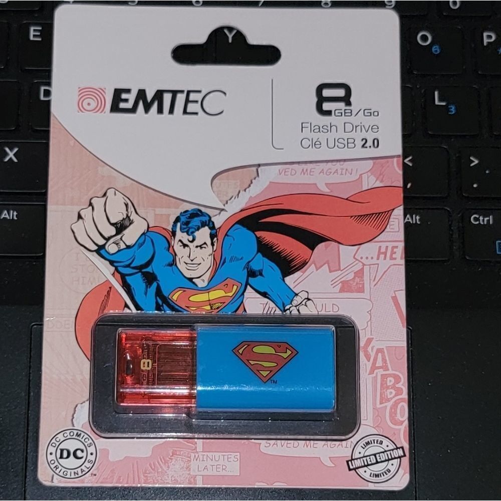 Emtec Superman DC Comics USB Flash Drive 8 GB Limited Edition 2.0